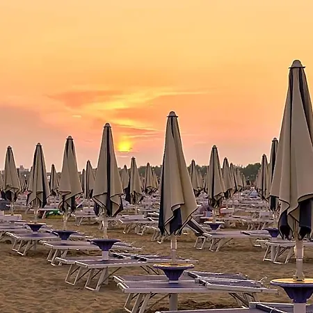 Spacious On 2 Levels With Balcony 3* Bibione