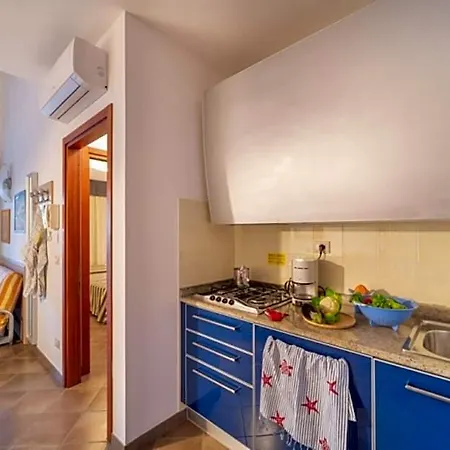 Spacious On 2 Levels With Balcony 3*
