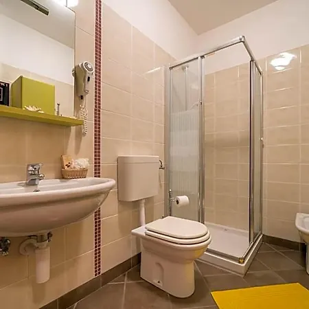 Hotel Spacious On 2 Levels With Balcony Bibione